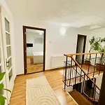 Londof With Panoramic View *