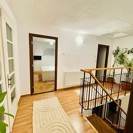 Londof With Panoramic View *
