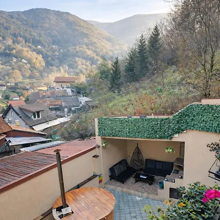 Londof With Panoramic View *