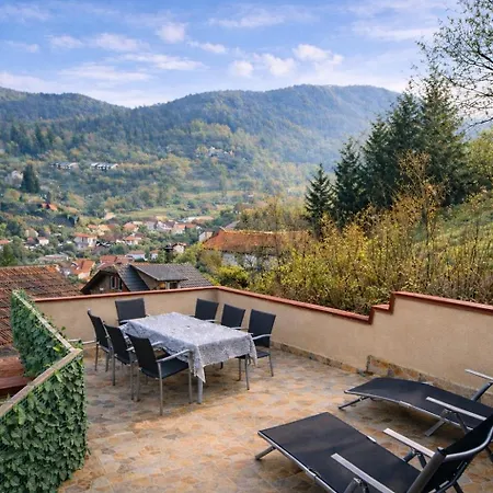 Londof With Panoramic View Brasov