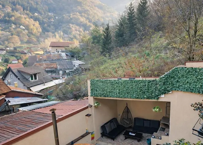 Londof With Panoramic View *