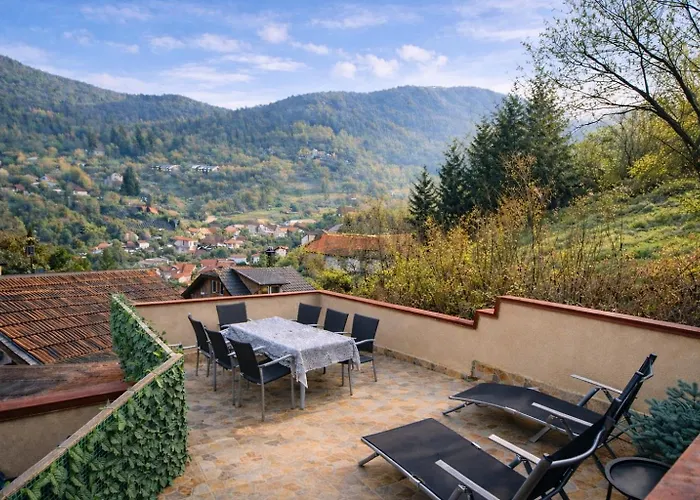 Londof With Panoramic View Braşov